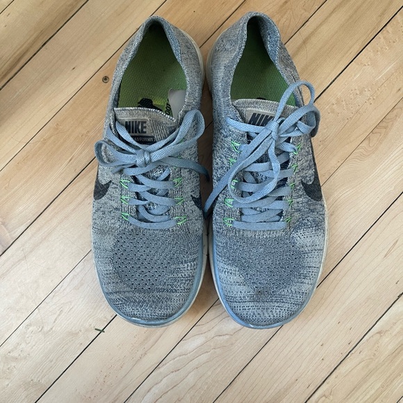 Nike Women's Blue Running Shoes - Picture 3 of 4